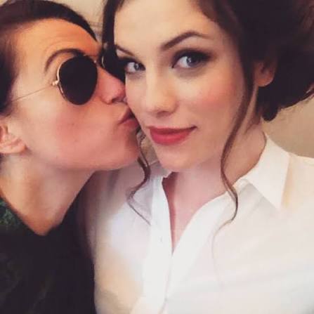 MorganaLuthor01's tweet photo. Essas fotos são um pouco da dualidade entre eu e minha esposa, ao mesmo tempo que estou apaixonada toda mole com ela viajamos pra cada do escritor do Drácula como boa gótica que sou pq toda gótica como eu tem seu arco íris pessoal como minha linda esposa parabéns amor. https://t.co/ZKJiHfwEMa