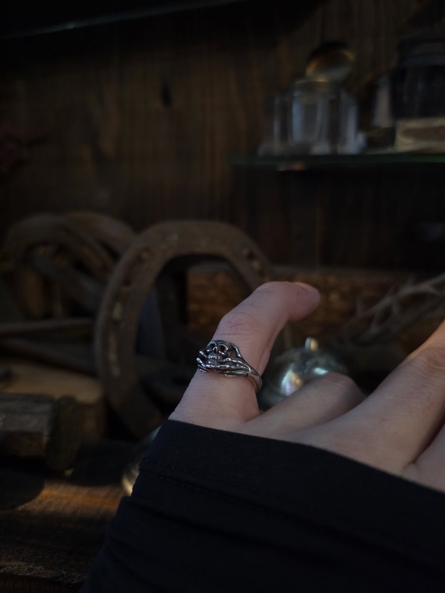 Beautesque 
Sacrifice
Ring
¥16500

本日も宜しくお願いいたします。
instagram.com/p/DR6FKdbEi-x/…