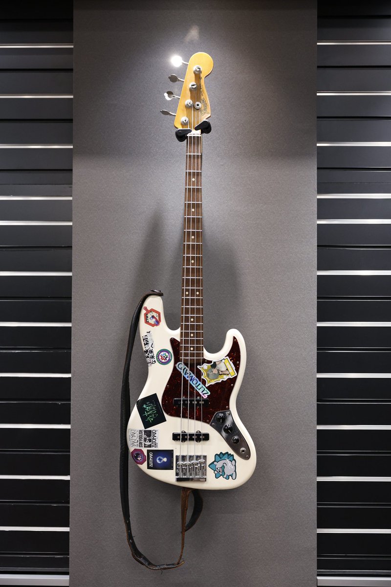 セッション会場に飾ってあるベースワイのそっくりや