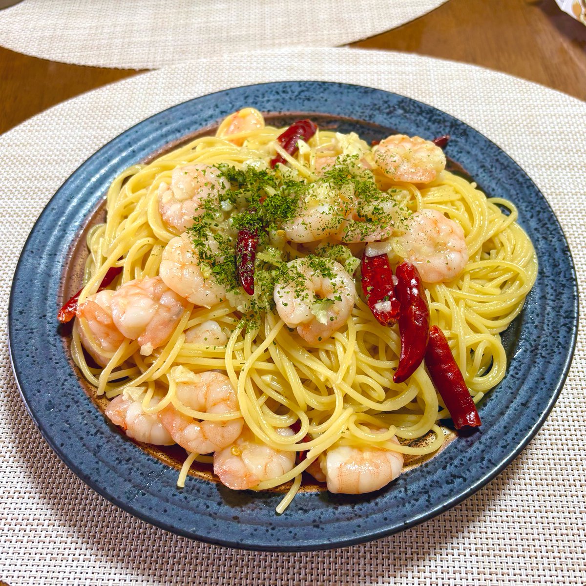 ペペロンチーノ アルティメットエビニンニクザンマイペペロンチーノ。 贅沢だけど