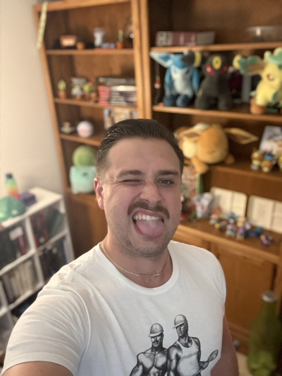 b_gart's tweet image. Playing some TFT on Twitch if you wanna come hang