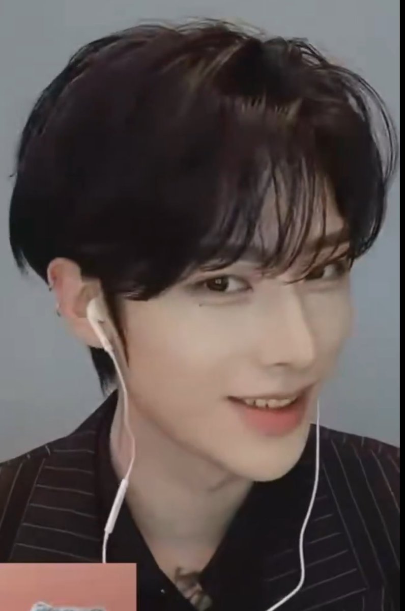 visualface's tweet image. evil cat