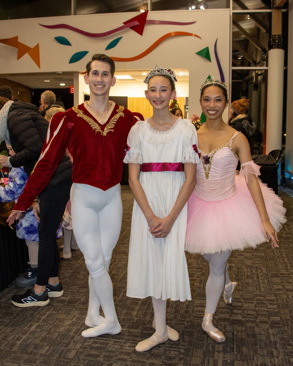 FriendsRcb's tweet image. What an amazing opening night! The @RockvilleBallet dancers put on a great show inside and Mother Nature provided the perfect setting outside with the snow!
