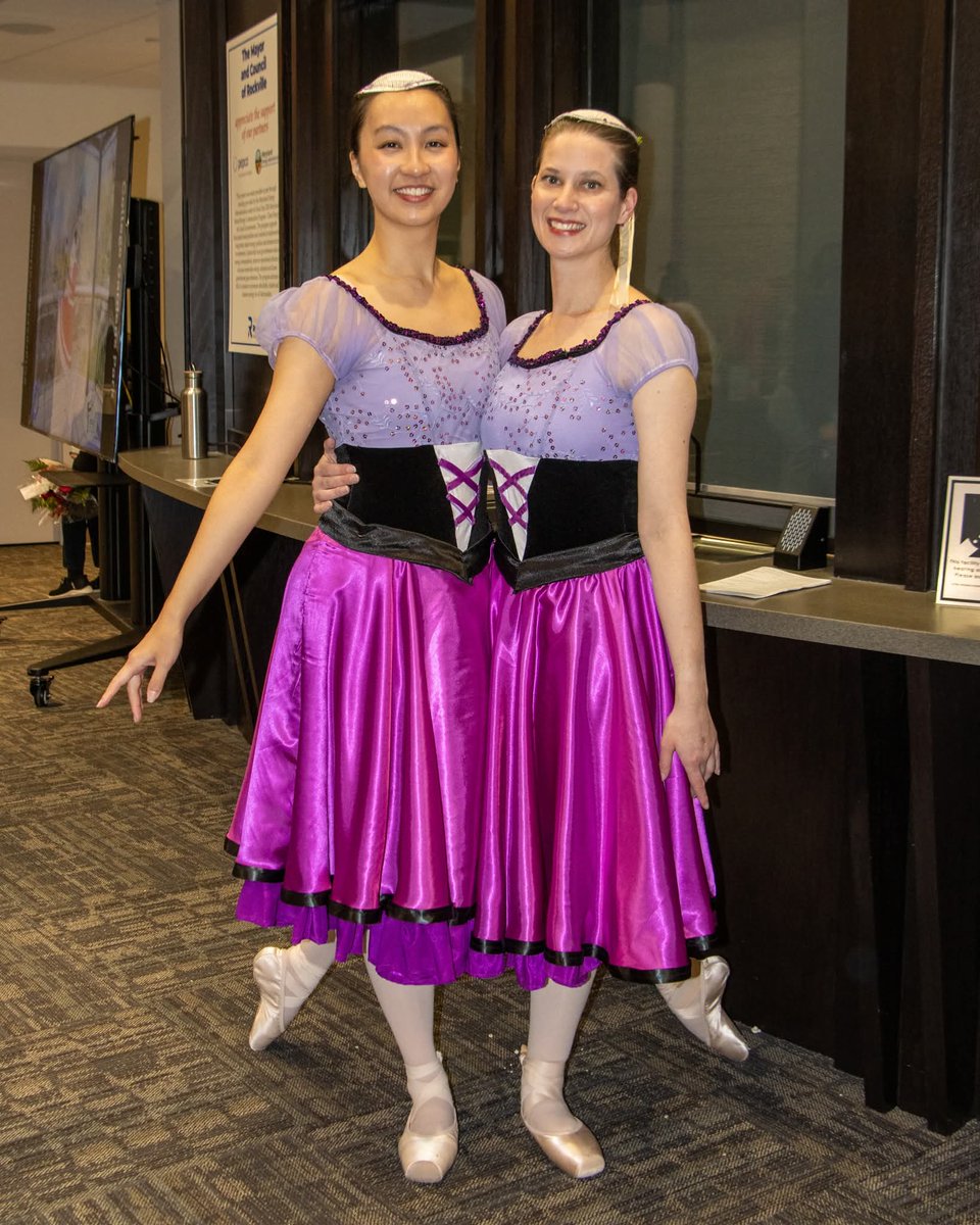 FriendsRcb's tweet image. What an amazing opening night! The @RockvilleBallet dancers put on a great show inside and Mother Nature provided the perfect setting outside with the snow!
