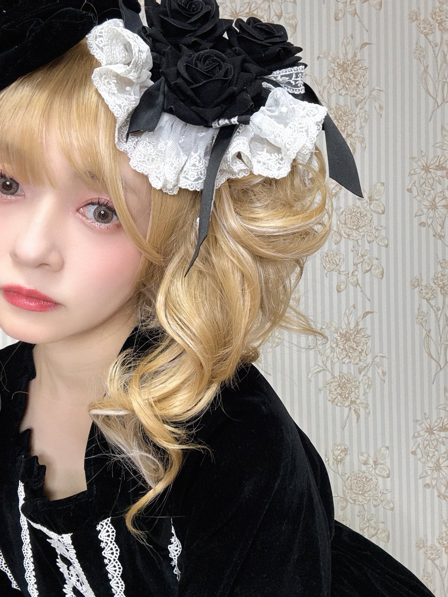 Post by 青木美沙子💕Aoki Misako on X: 金髪×ゴスロリ