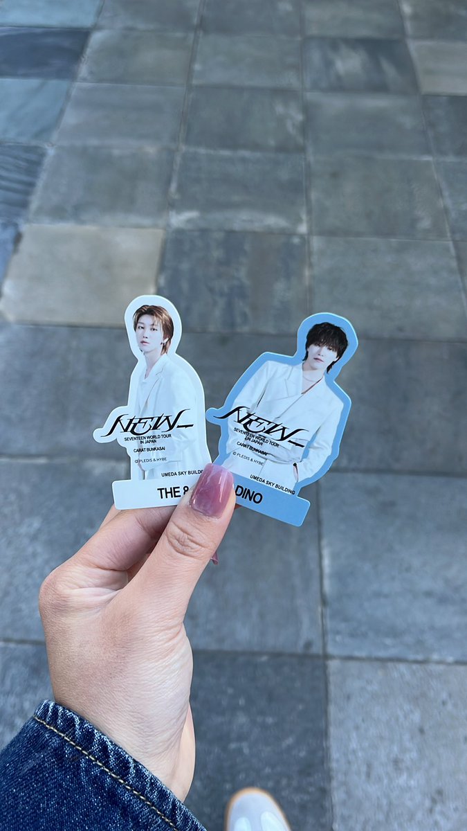 ___hkit's tweet photo. SEVENTEEN セブチ 梅田スカイビル 空中庭園 ステッカー　交換

譲　写真のもの

求 エスクプス

６日(土)  会場手渡し交換希望です。
お気軽にお声掛けください https://t.co/83TtcKDkBU
