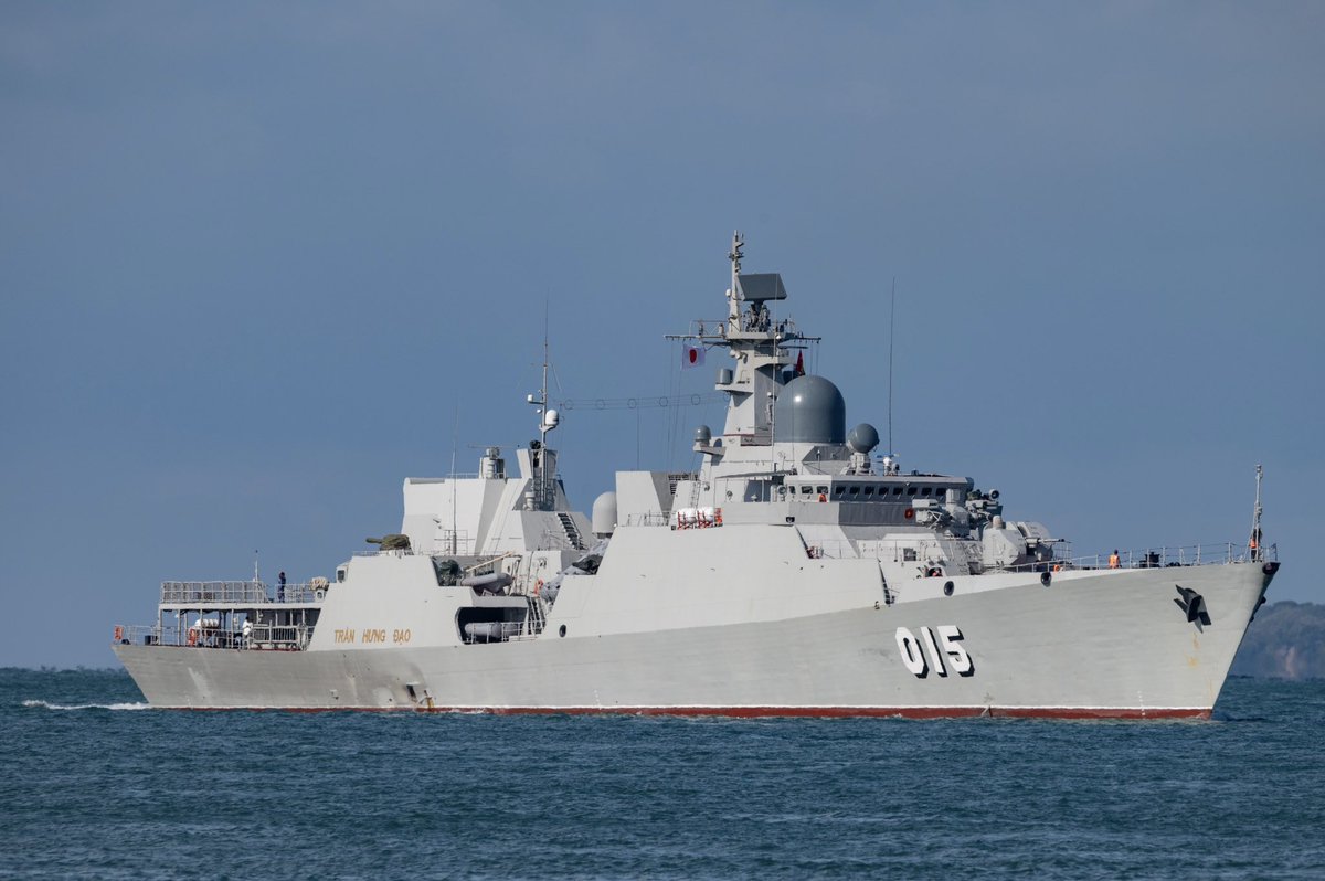 ベトナム人民海軍 改ゲパルト型（3.9型フリゲート） HQ-015 陳興道