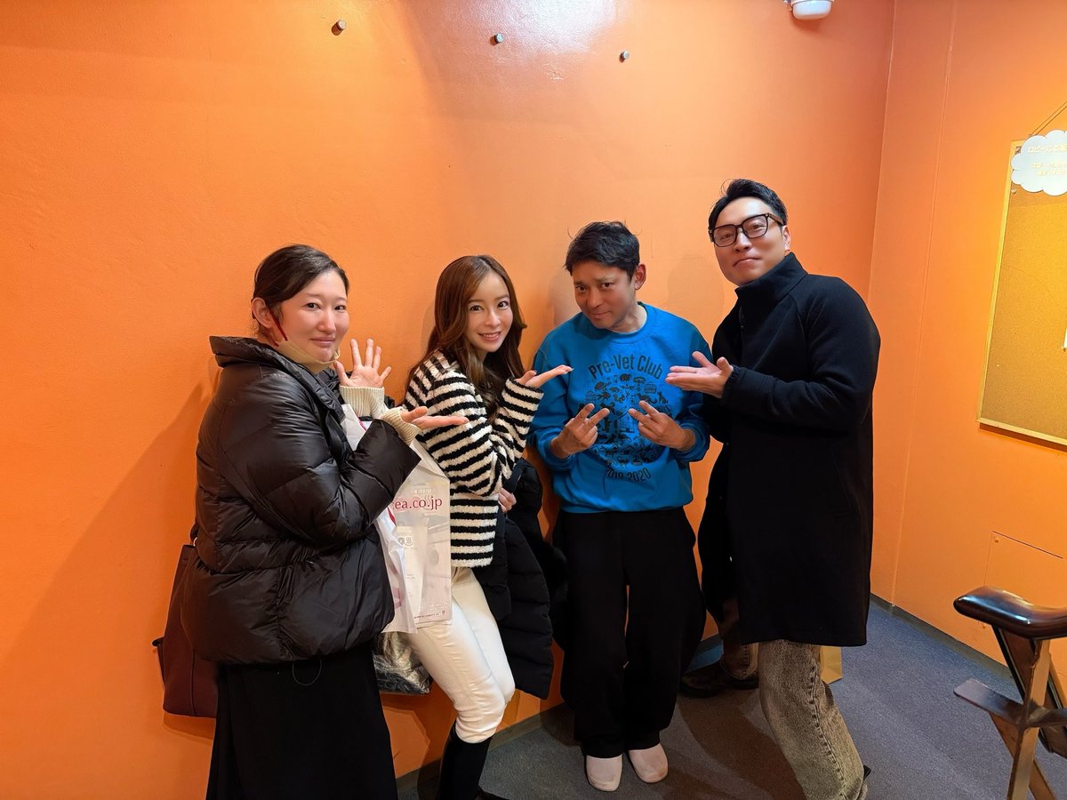 tane_ume's tweet photo. 淳さん出演の舞台、劇団PIS☆TOLさんの「#ONDO ♨️」を百合香さんとユウさんと観劇しました☺️

血の繋がりだけが家族じゃない事、歴史ある場所に積もる思い出、綺麗事だけでは生きられない現実。
演者の方達のリアルな叫びが真っ直ぐ心に刺さりました。
観れて、本当に良かった♨️ https://t.co/ViuRcUxKK7