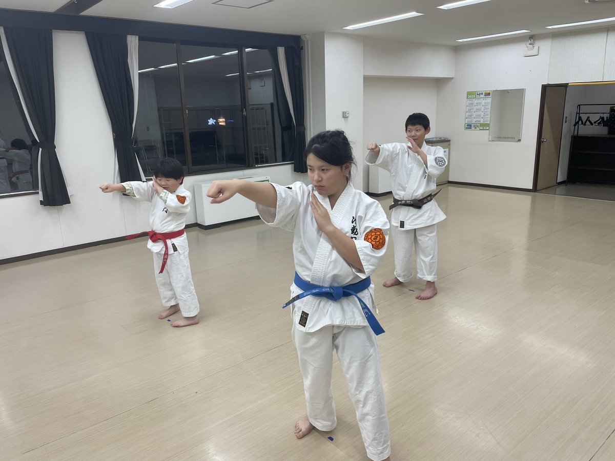 MonHado68150's tweet photo. 波動門体術札幌市北区　札幌北支部の練習風景
https://t.co/0b0mLxIANg

#武道 #空手 #体術 #親子 #女子 #女性 #護身術 #習い事 #札幌 #sapporo #子供 #札幌市北区  #札幌市西区 #札幌市白石区 #札幌市東区 #札幌市南区 #札幌市中央区 #江別市 #北広島市 #波動門 #ヌンチャク #格闘技 #運動 https://t.co/6ZgncBttAl