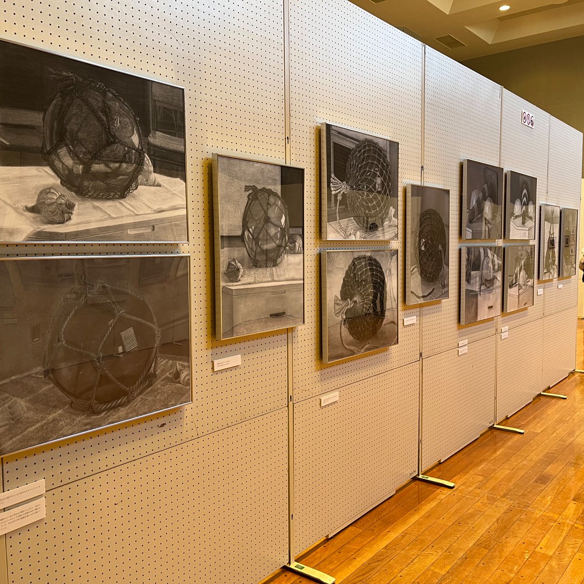 DateArtvillage's tweet photo. 天気良いですね！

NPO法人伊達メセナ協会主催
現代写実絵画研究所　絵画教室「野田・永山塾」20年の歩み展
本日も絶賛開催中です！

今日、明日行われる永山塾長によるギャラリートークはこのあと14時から！
みなさーん、カルチャーセンター講堂へお集まりくださいね！
お待ちしております！！ https://t.co/D2EwxyFk3Z