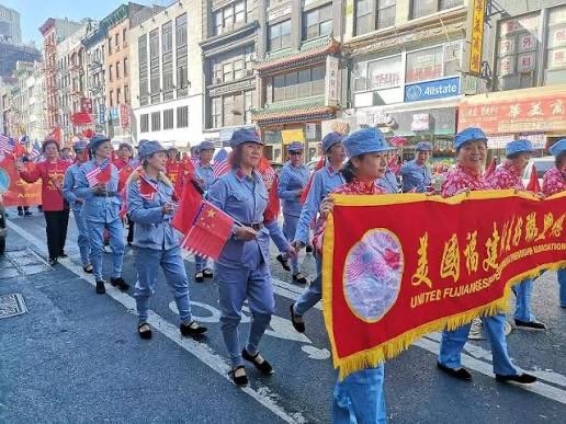 bxieus's tweet image. This is in Chinatown, NYC. These women were wearing CCP military uniforms and holding CCP China flags, to demonstrate their loyalty to the CCP.
How did they get here? The majority of them came here with tourist visas then applied for asylum, granted.
CCP successfully invaded USA