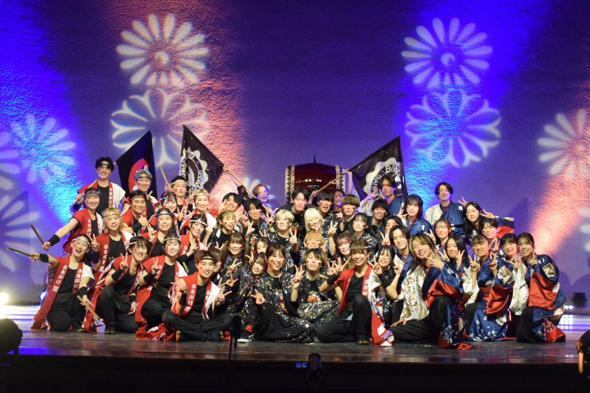 11月30日、魁響さんの単独ステージ｢魁響単独公演2025-燈-｣に、三津巴がコラボ団体として出演させていただきました！

熱いパフォーマンスで繰り広げられた圧巻のステージでした🔥🔥
ありがとうございました！🏮