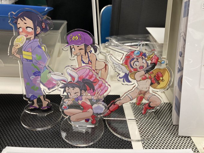 ビキニアーマーほか、小嵐ちゃんアクスタは来週末のゲームレジェンドにて頒布予定です。 