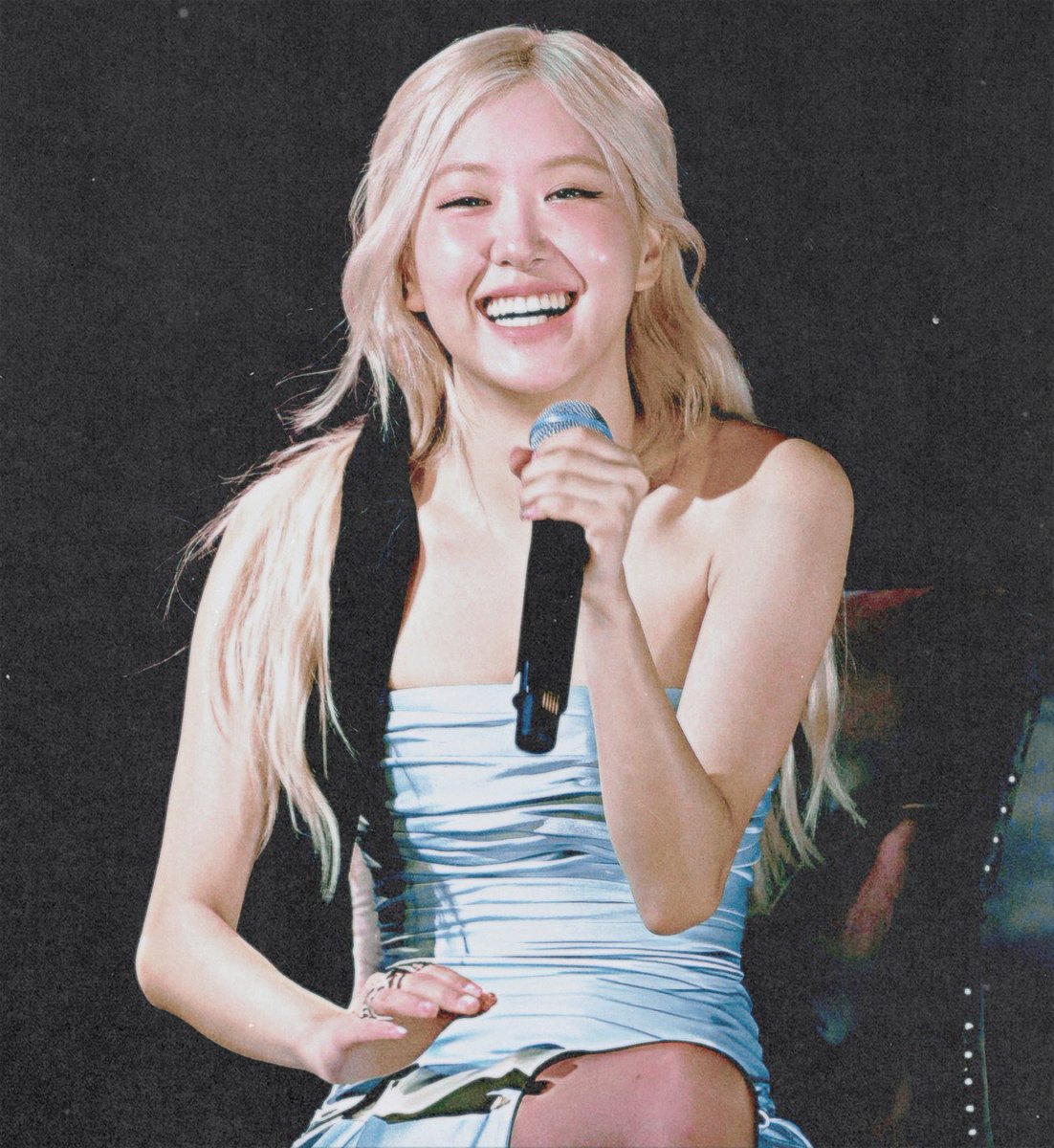 Her smile is breathtaking 🥹💘