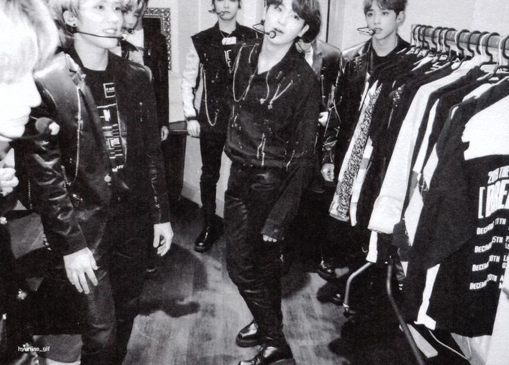 8 years and still counting... comeback stronger my boyzies! 🍀

#더보이즈_데뷔8주년_축하해 
#THEBOYZ_DEBUT_8th