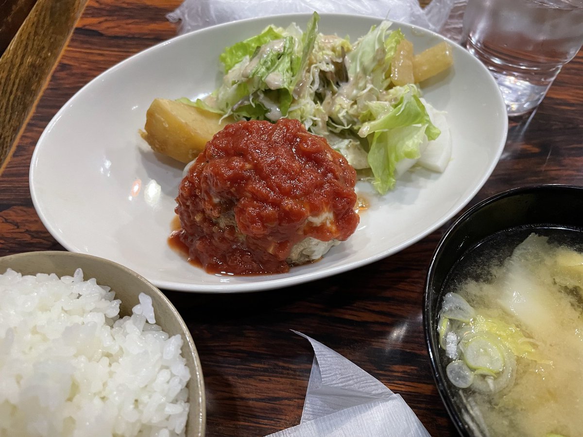 今日はトマトソースハンバーグでした🍅
#喫茶店ランチ