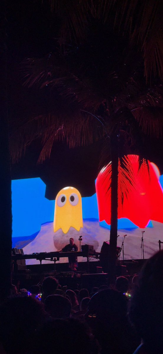 haleybee_22's tweet photo. my sister is at Ember Shores and knows I love @woolimusic so she facetimed me for the first 20 minutes of his set 🥹🥹🥹 https://t.co/7pO872eEL6