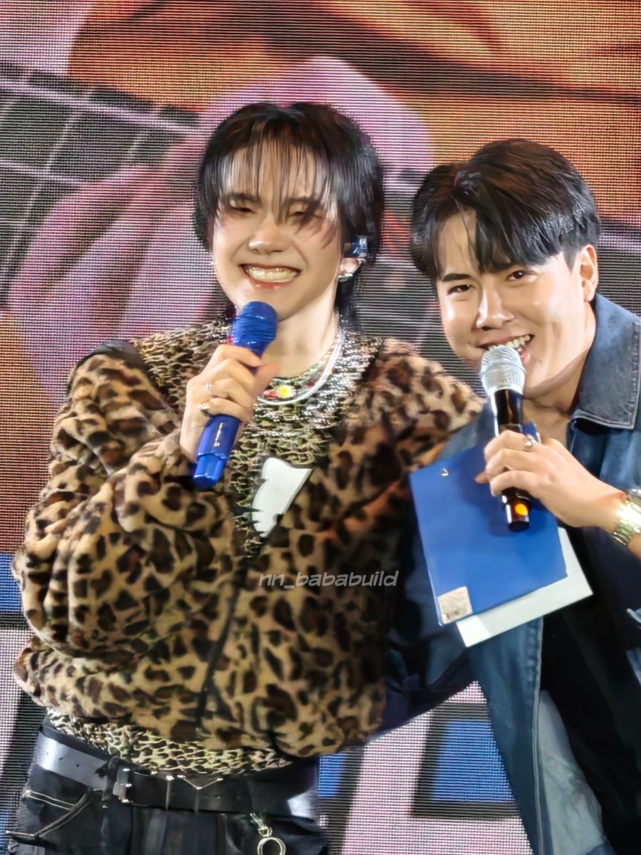 น่ารักกกกก💙
BUILD BKK FANSIGN
#UNLEASHTHEBUILDDAY1