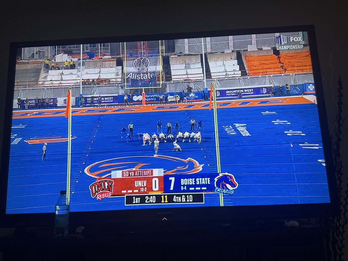 Colimito's tweet photo. @snowwolf0914 @BroncoSportsFB @NCAA I'm not lying. You tell me https://t.co/7MiyOhBzOA