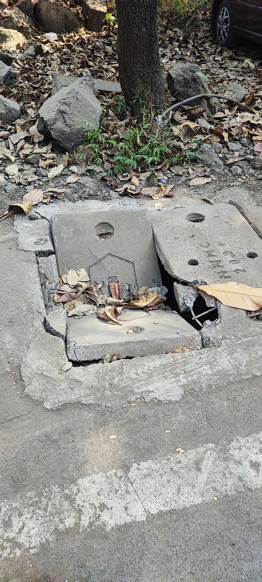 mannraj50's tweet photo. @NMMCCommr @NMMConline 
Sir, This is to bring to your notice the kind of quality being used for drain covers, Broken within a week. At Belapur KILLEGAOTHAN https://t.co/a1AzfKwiGN