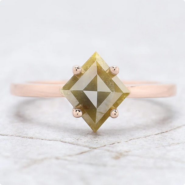 FDJewels's tweet image. Kite Cut Yellow Color Diamond Ring 1.61 Ct 9.60 MM Kite Diamond Ring 14K Solid Rose Gold Silver Kite Engagement Ring Gift For Her QL8814

ETSY : etsy.com/in-en/listing/…

#KiteDiamondRing #YellowDiamondRing #KiteCutDiamond #YellowStoneRing #14KGoldRing #RoseGoldRing