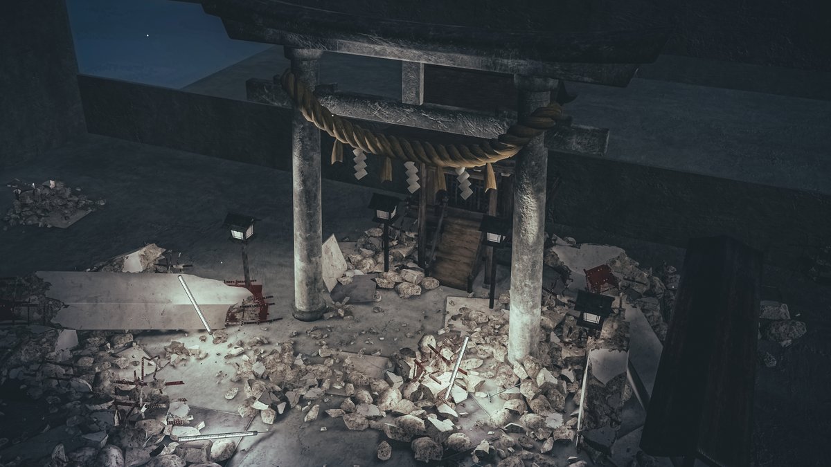 The Ruined Gateway At The End Of The Track 小道の果てにある崩れ