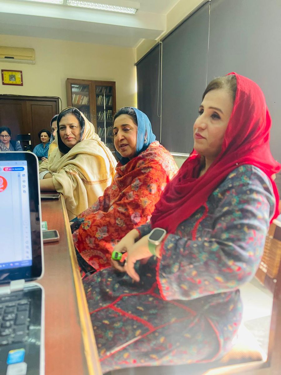 fospah's tweet photo. Awareness is the first step to change. 
At PTV Lahore, FOSPAH’s session on workplace harassment and gender discrimination embodied #HumBadleingeSoch, empowering 30 participants, including senior officials, to build safer, more accountable workplaces.

#FOSPAH  #PTVLahore https://t.co/LogB07fTh6