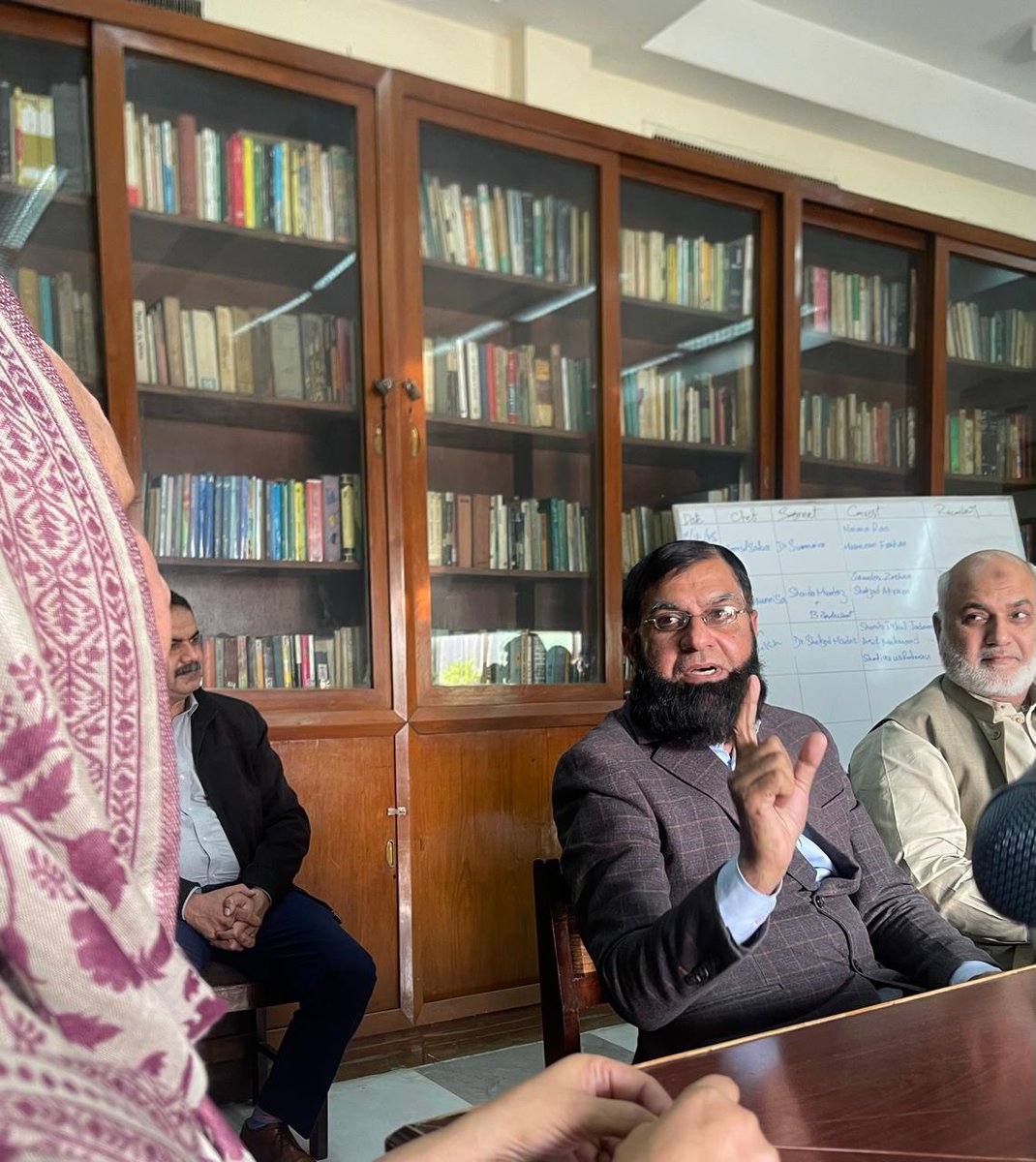 fospah's tweet photo. Awareness is the first step to change. 
At PTV Lahore, FOSPAH’s session on workplace harassment and gender discrimination embodied #HumBadleingeSoch, empowering 30 participants, including senior officials, to build safer, more accountable workplaces.

#FOSPAH  #PTVLahore https://t.co/LogB07fTh6