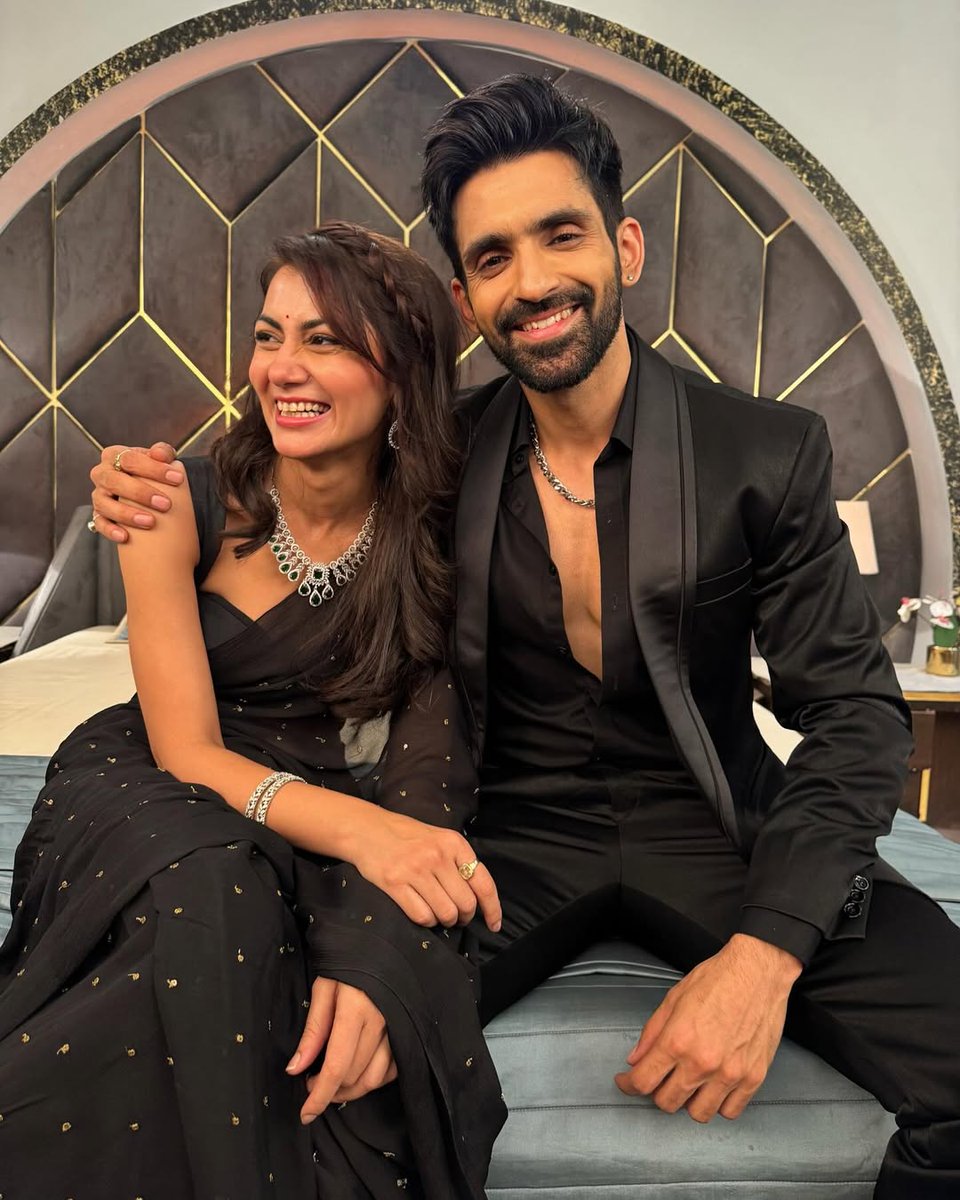 Some duos don’t just stay together; they grow together through chaos, comfort and every shades in between — forever feels easy with them! ♾️🧿✨🧲

#AmVira #SriJit