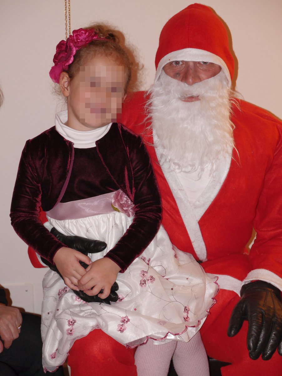 Sie wachsen ja so schnell...

So sieht übrigens ein italienischer Nikolaus aus, potthässlicher Typ!