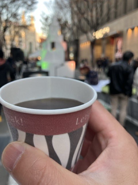 ttanabe_com's tweet photo. 旧居留地ホリデイズマーケット、、、本〆は海月食堂さん
神戸の着物呑み友達が推してるお店やん
アルコールメニュー無いと誤解していたのですが
〆に相応しいホットシェリー(人生初)で( ´ ▽ ` )ノ◾️☆
Σ( ・∇・)！ https://t.co/IAyp5G1vZ2