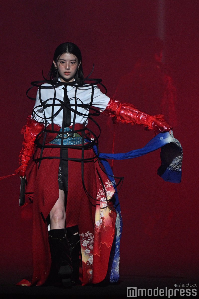 🍁TGC 広島 2025🍁】 出口夏希、抜群スタイルでオーラ発揮 🔻動画あり