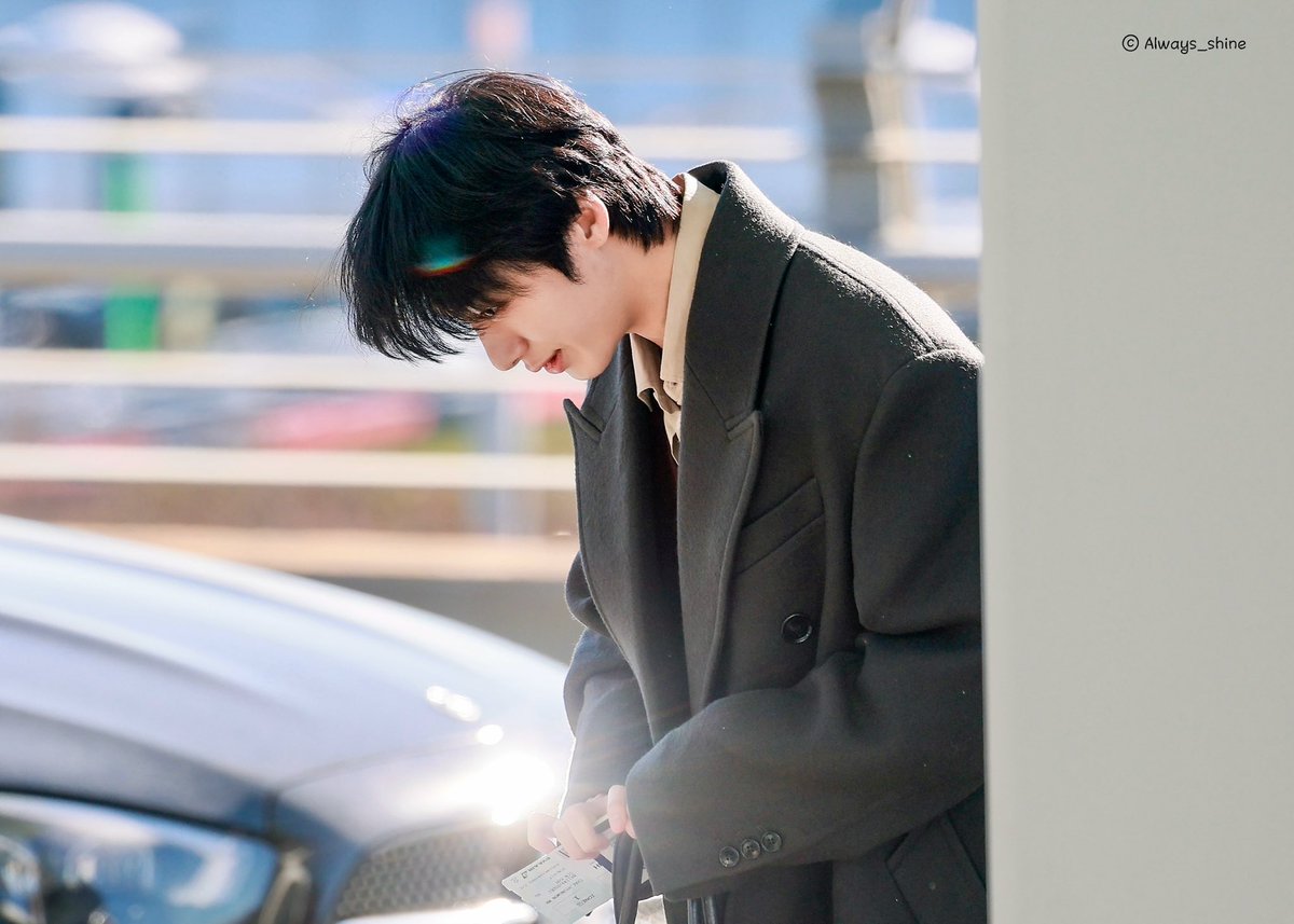 hwonpics's tweet photo. straight out of a kdrama https://t.co/CetXMm5yC7