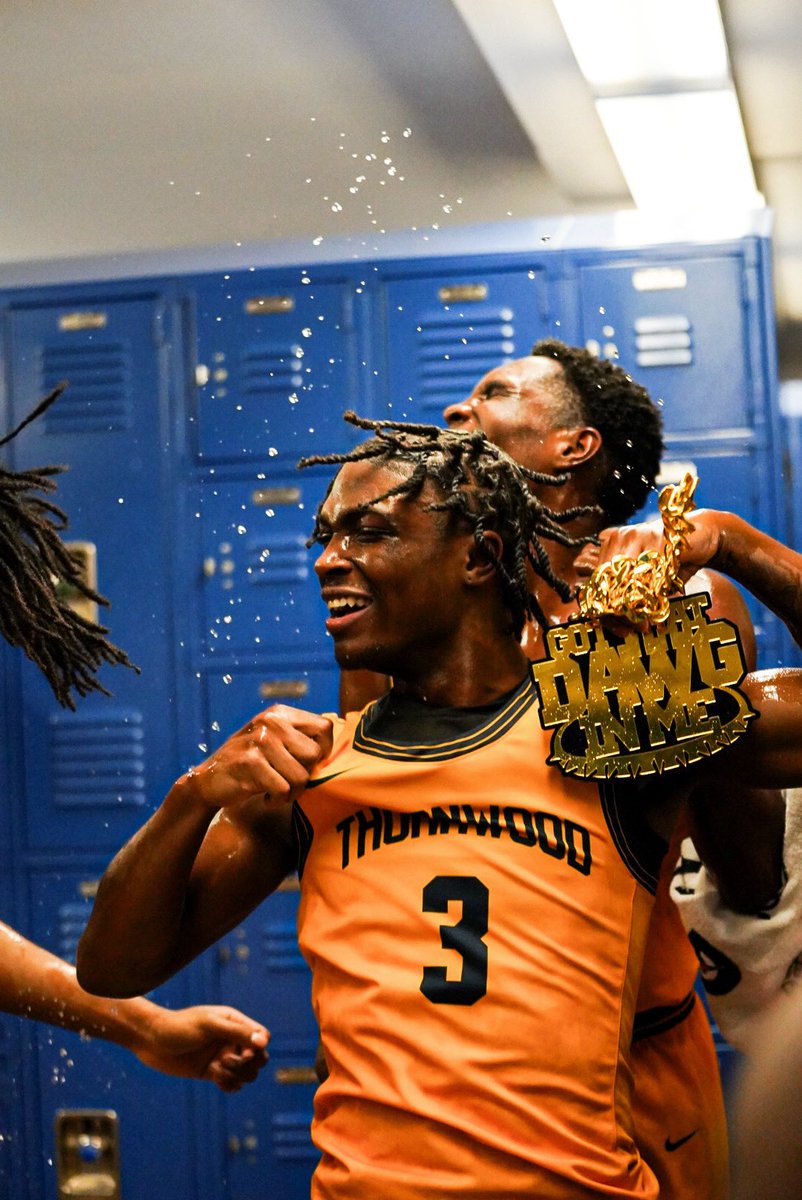 RealTWoodB_ball's tweet photo. Everyone Had That Dawg In Them Tonight!
📸: @qmoney2x 

#21Forever https://t.co/5DqFzMysgH