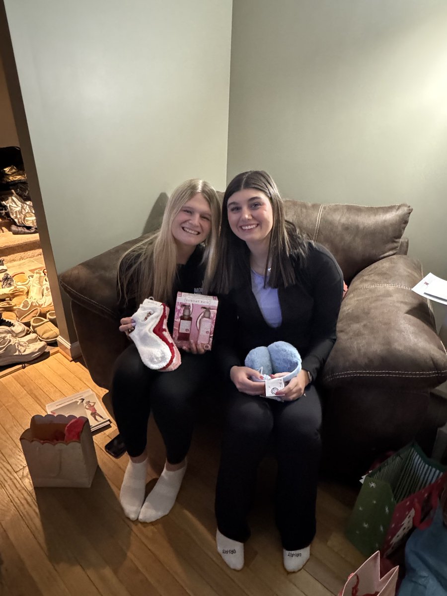 Monmouth College VB tweet media