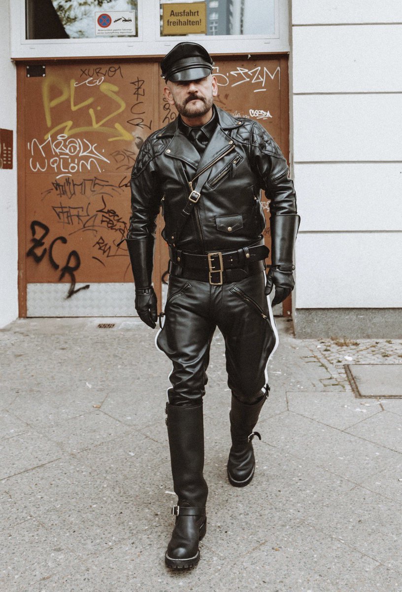 Born to be worshipped. 

Cash and card accepted. 

linktr.ee/CXYX