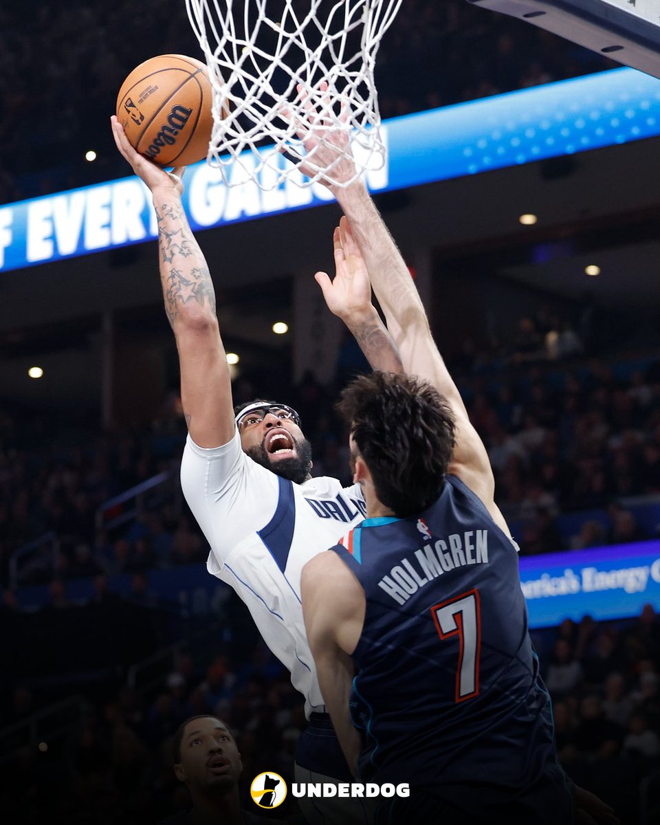 UnderdogNBA's tweet image. Anthony Davis vs. Thunder:

2 PTS
1-9 FG
0-2 FT
24 MIN

Fewest points he's ever scored when playing over 20 minutes.