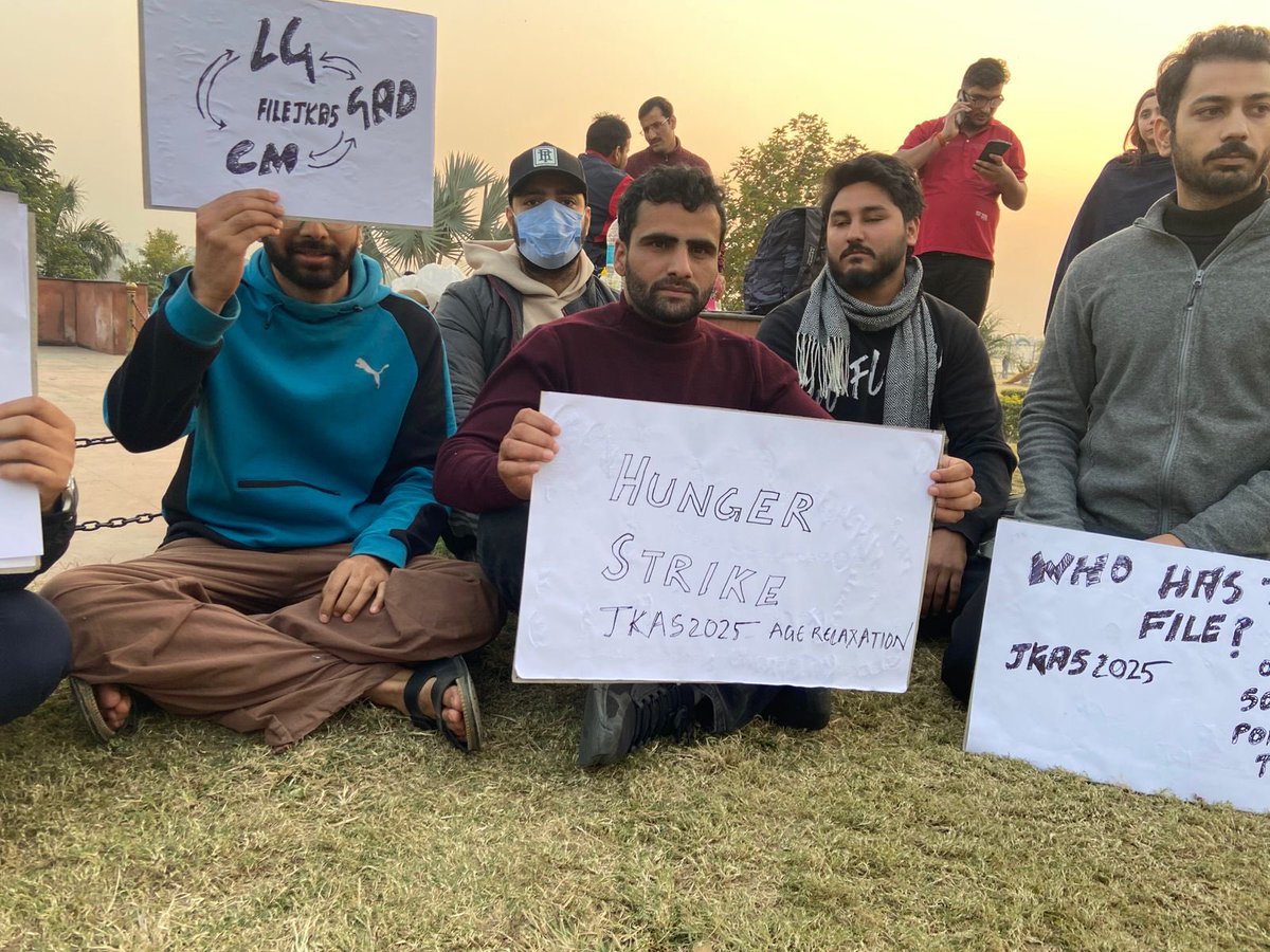 JKSCollective's tweet photo. Tomorrow is the exam and still no clarity. No formal order. No accountability. These are not just aspirants - they are families’ hopes &amp; the future of J&amp;K administration. The government must be answerable for this betrayal. #JKAS #JKPSC #JusticeForAspirants https://t.co/G37SfQCrUW