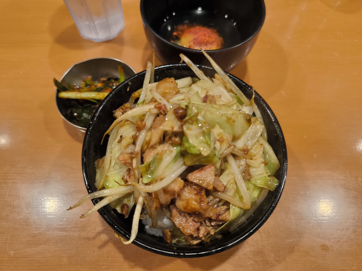 cutiecookie131's tweet photo. 96 本八幡 長次郎
限定みたらし醤油まぜそば 豚丼 ニラキムチ 生卵

久しぶりに未食限定狙い！
美味しかったです👍 https://t.co/uqaWNxr6tH