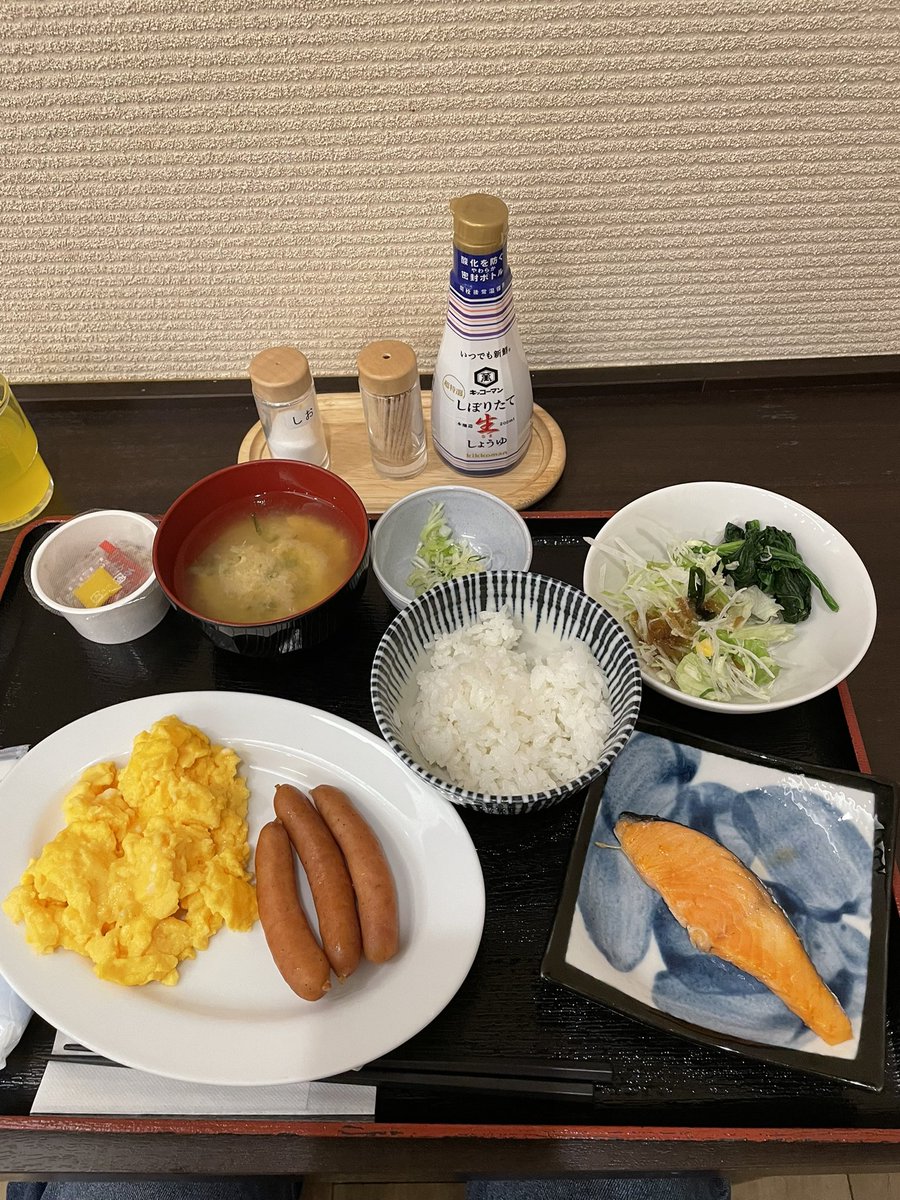 ビジホの朝ごはん！
スクランブルエッグが好きで無駄にいっぱい食べてしまう