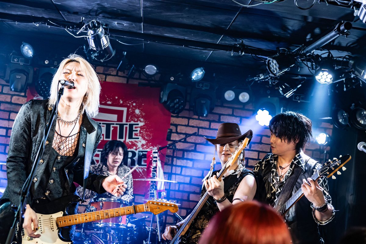 VoGtShun's tweet photo. にしても、クセ強凸凹な4人が揃ったな。笑

それぞれ違うから、合わさった時に面白いよね⭐︎ https://t.co/fm0V4zCcrd
