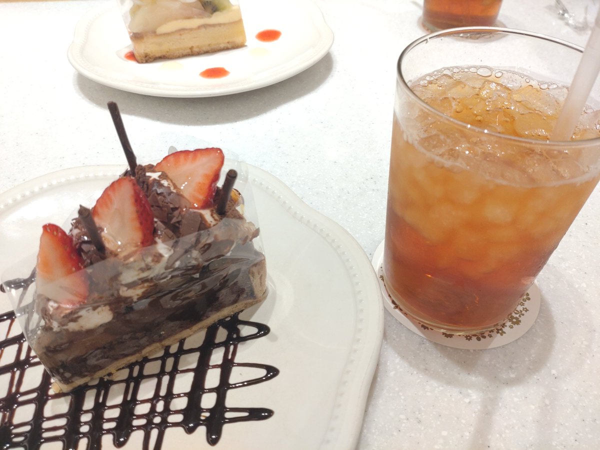 akekarasu009's tweet photo. お昼！お昼！
豚肉の無花果包み焼き、お肉軟らかくて美味しかった〜 https://t.co/nSFvisIfPY
