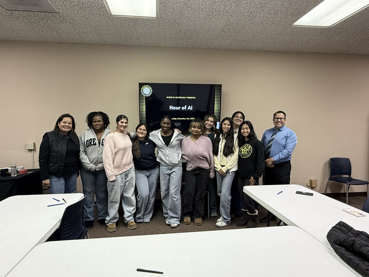 RudyChem's tweet photo. So proud of these young ladies facilitating #HourOfAI. Their hard work brought a full house of K to 5 students. Showing CS is the foundation for AI. Grateful for our partnership with @investin_me and the Stanislaus County Office of Ed.
#CSforCA #AIEducation @CSforCA @CSforALL https://t.co/GqQKdxxlBE