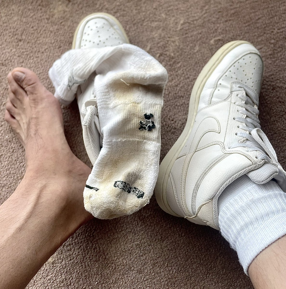 SocksStud's tweet photo. 🦶👣🧦👟👞🥾👅🎉 https://t.co/efbDcLNrhE