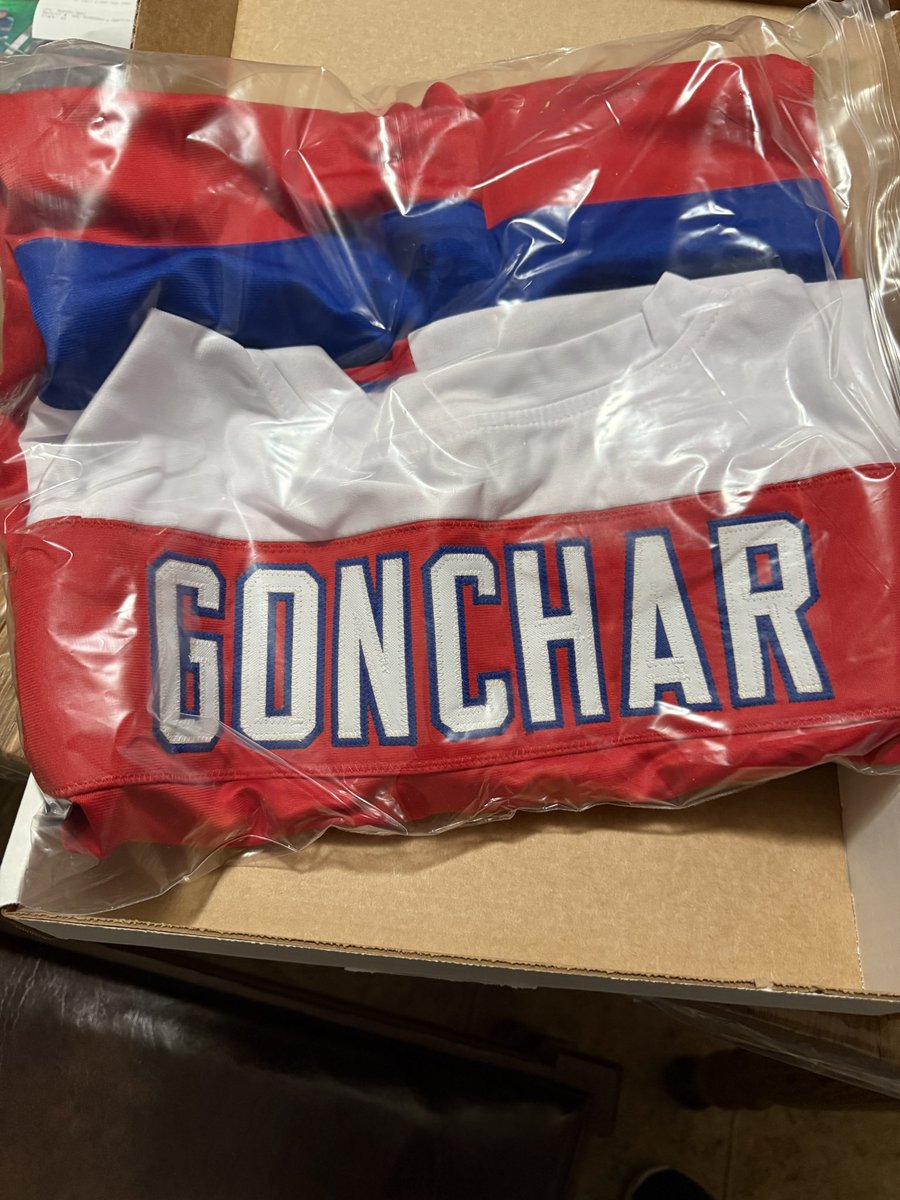 Redheat15's tweet image. Next giveaway! Winner will have their choice between these 2 jerseys. Like, share and comment for a chance to win! Winner announced December 7!