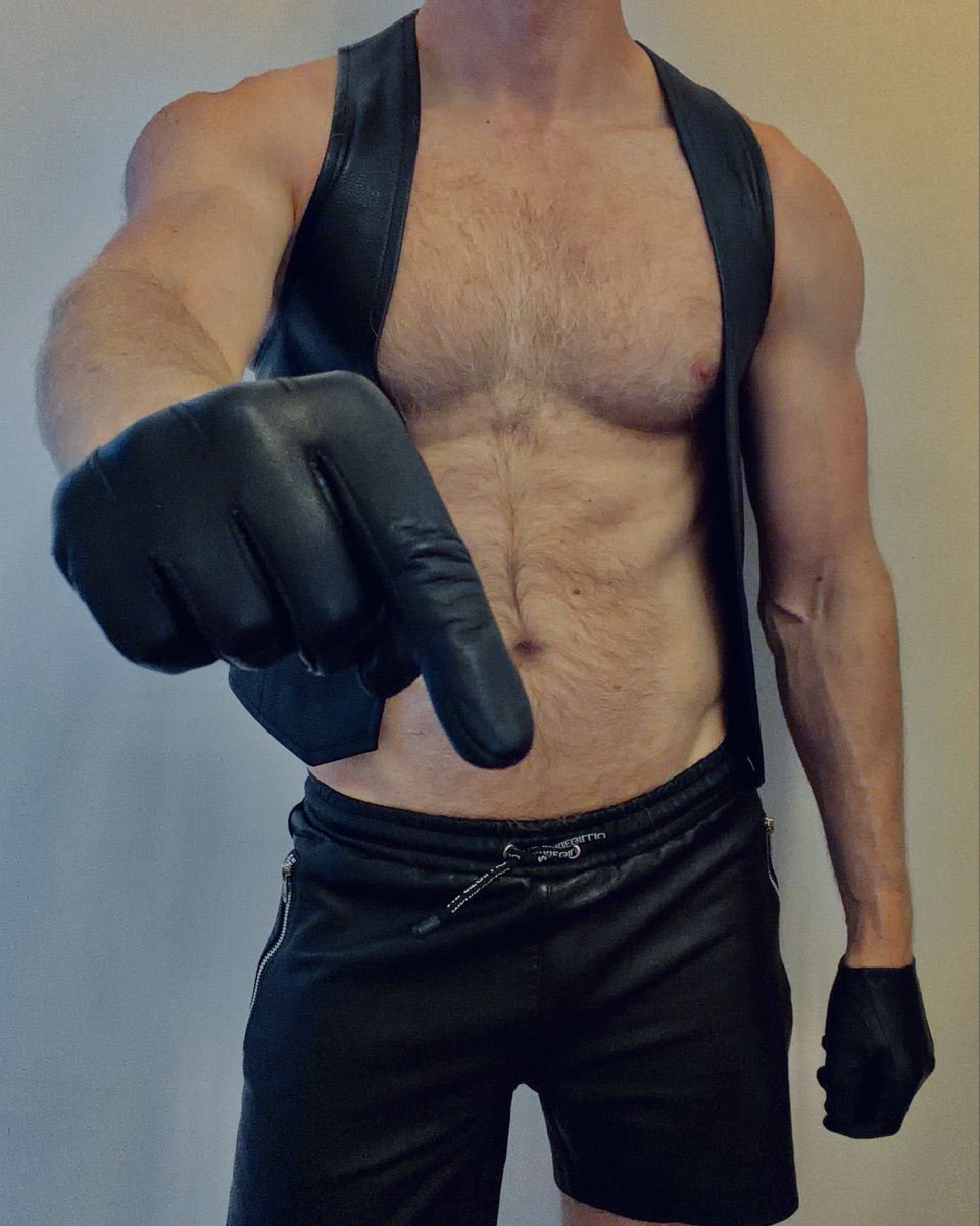 MelbEdgeMaster's tweet image. You can start on your knees…
That’s it.
Look at me.
Good boy.

#melbourne #yessir #goodboy