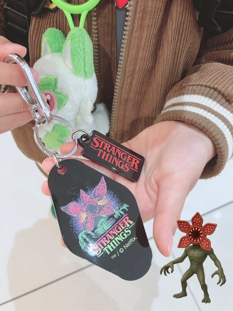 Ichigomoon1315's tweet photo. スリーコインズでDBDグッズゲット🪷♡゛むーんちゃんとキーホルダーおそろ🫰🏻🤍ྀི 

雑貨屋さんでチャッキーのバスボールもあってびっくり👦🏻🔪🩸

最近忙しくて子供たちと写真撮れてなかった꜆꜄꜆ ちょっとした場面であっても思い出に残したいよねっ📷ꕤ*.ﾟ 

#magpic  #マグピク  #マグピクプラス https://t.co/OTb7M4afJV