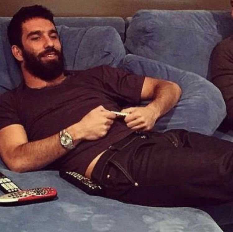 sabah iş için erken hazırlandıktan sonra kalan 10 dk'yı doldururken