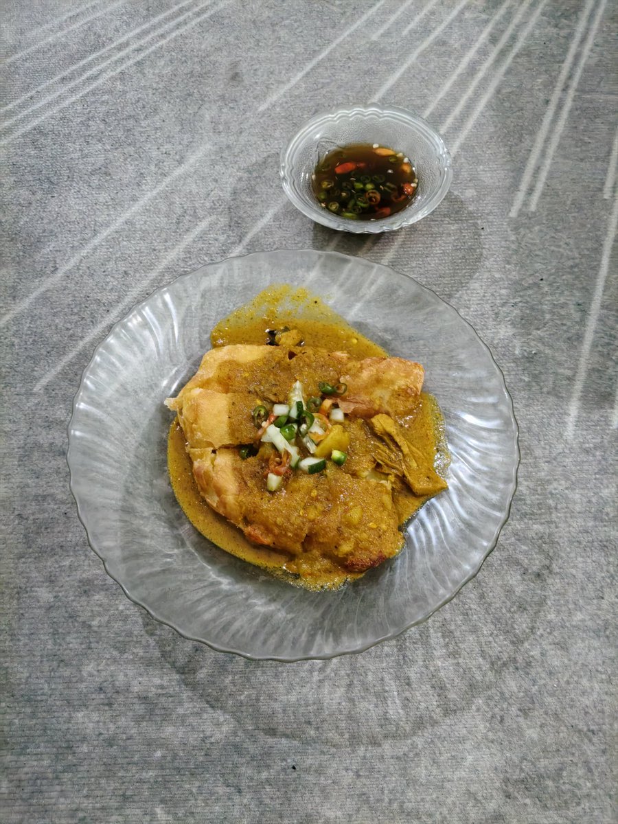 Sebagai pemula, bangga sama diri sendiri bisa buat makanan ini dari 0, dgn kekuatan serching youTube, Pinterest, dan kesabaran dalam membuatnya. Walau masih ada beberapa yang benerin tapi ok juga utk rasa udh hampir mirip kayak aslinya😁.