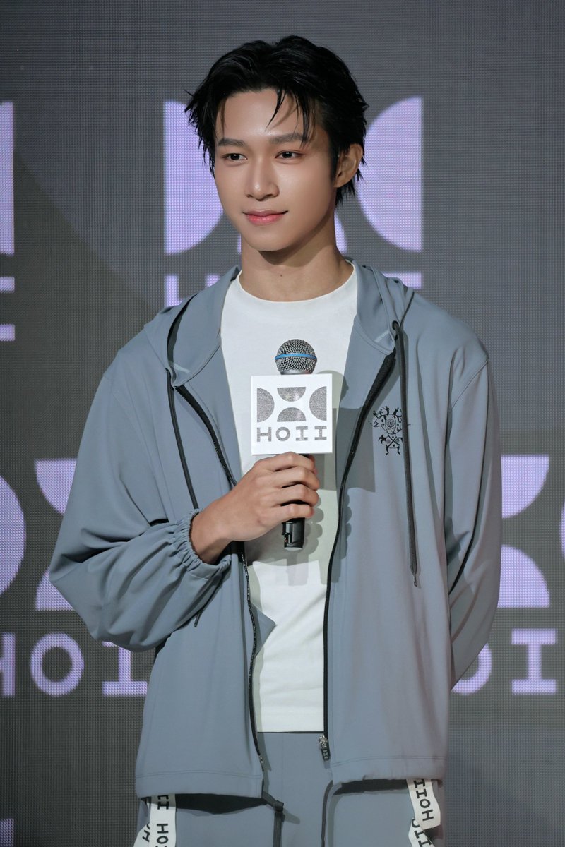 Aibashaoyi0828's tweet image. 251203 HOII2026新品發佈會

#李振浩 #이진호 #HOII #后益